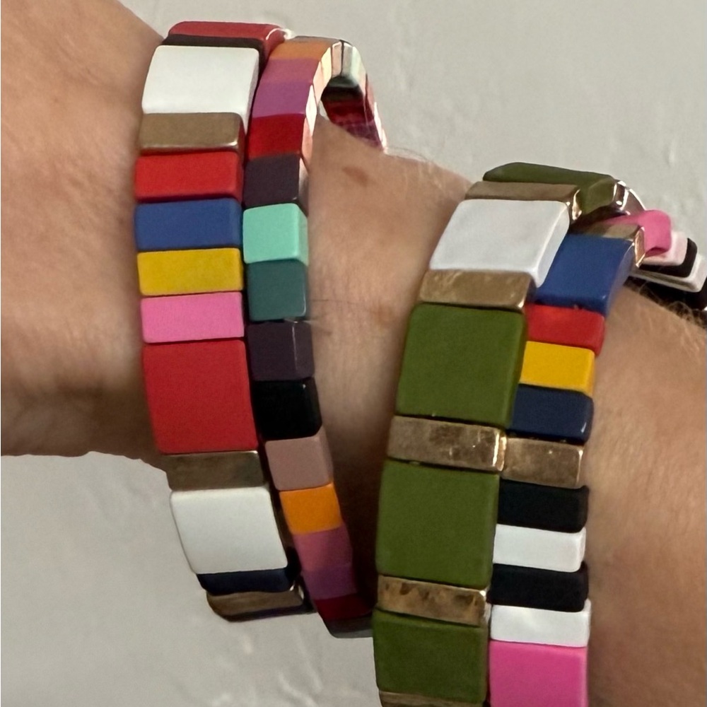 NOT FOR SALE - BRACELETS
Set of 4